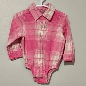 Bass Pro Shops Outdoor Kids Long sleeve Plaid pink/white Diaper Shirt 12 Months.